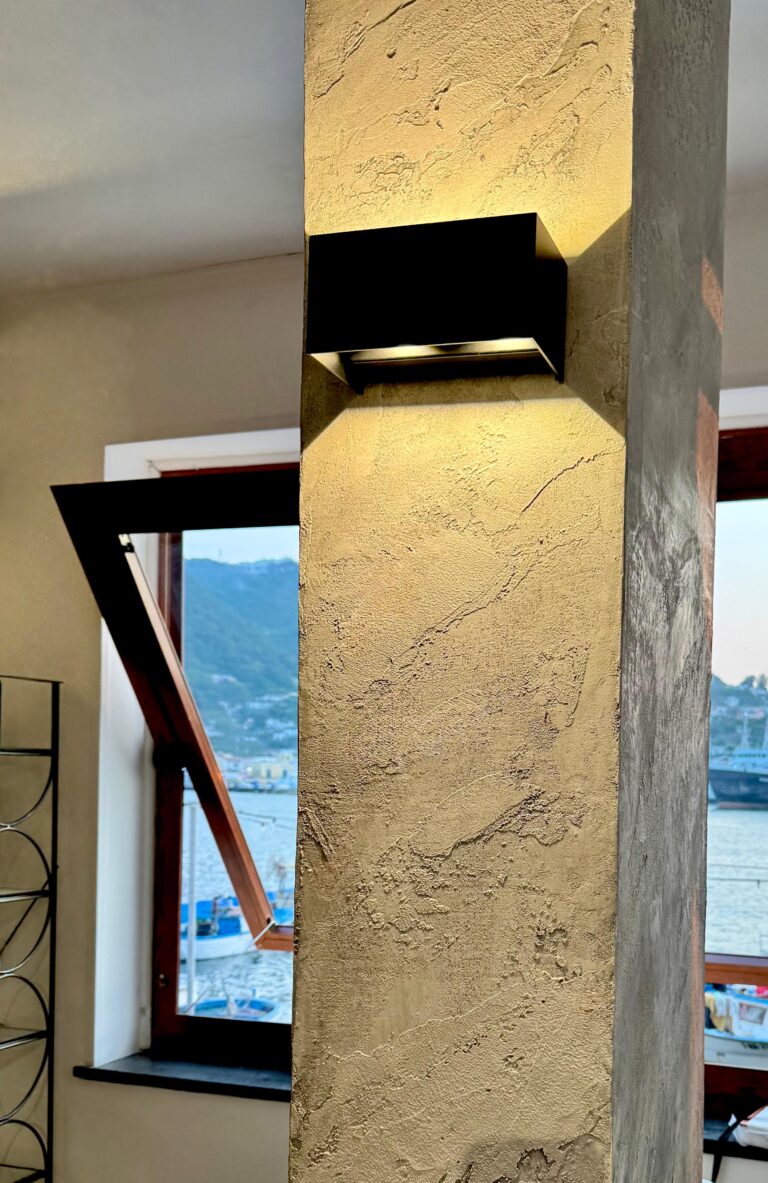 Colonna in Pietra Spaccata
